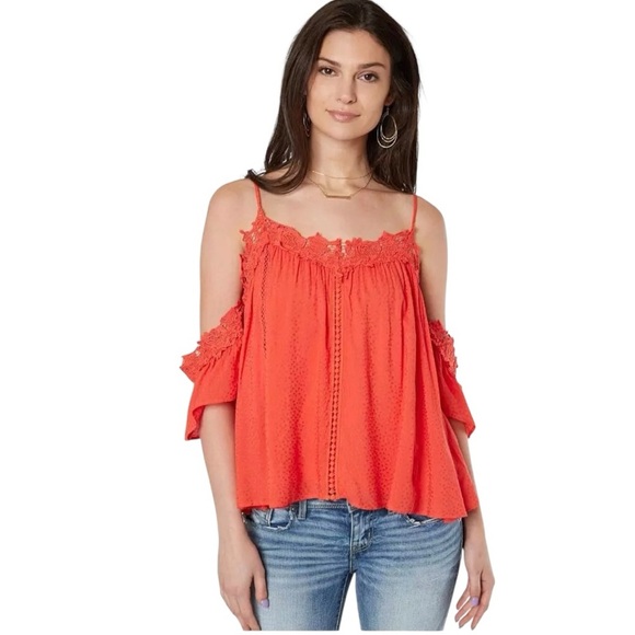 🌹MISS ME COLD SHOULDER TOP - Picture 1 of 7